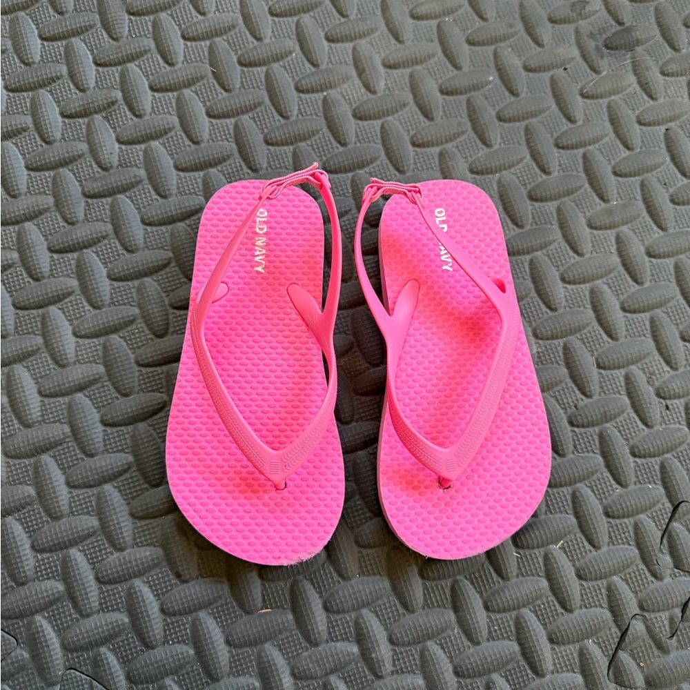 Old Navy Hot Pink Women's Flip Flop Sandals